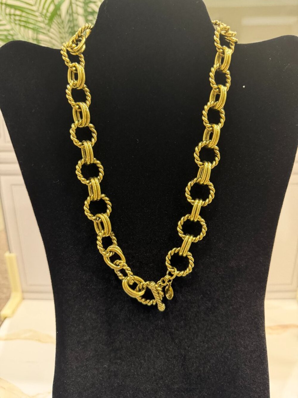 Heidi Daus Chunky Bronze Tone Link Toggle Chain Necklace EUC